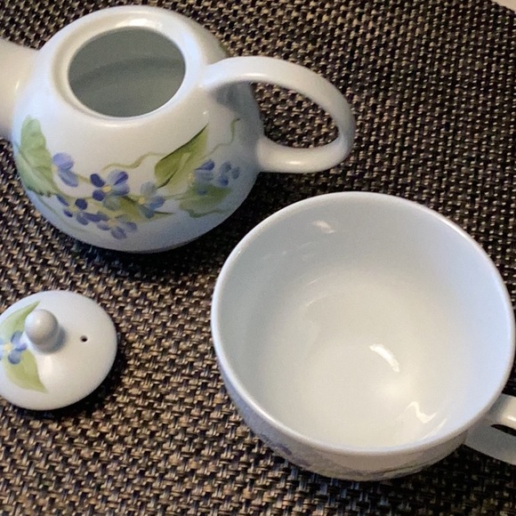 Tea for One Service - Picture 3 of 3